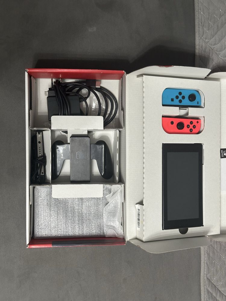 Nintendo Switch + карта памяти (полный комплект) — 82 000 ₸