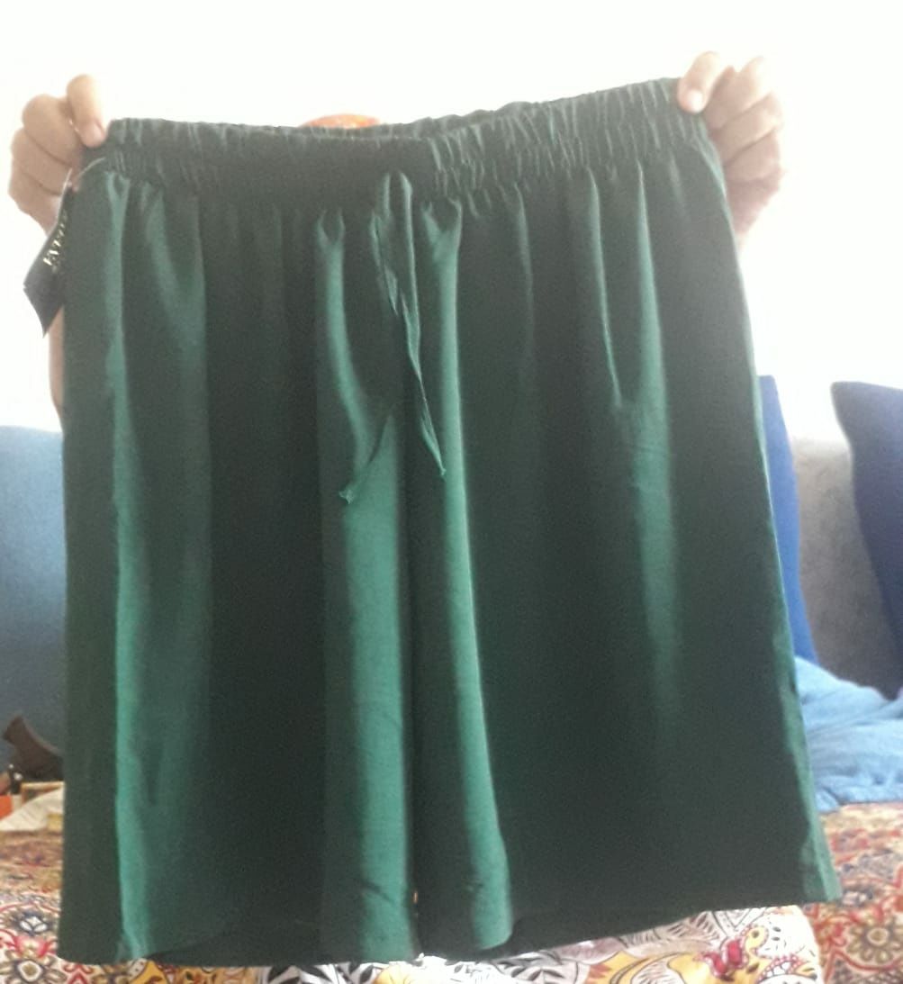 Продаю женские шорты