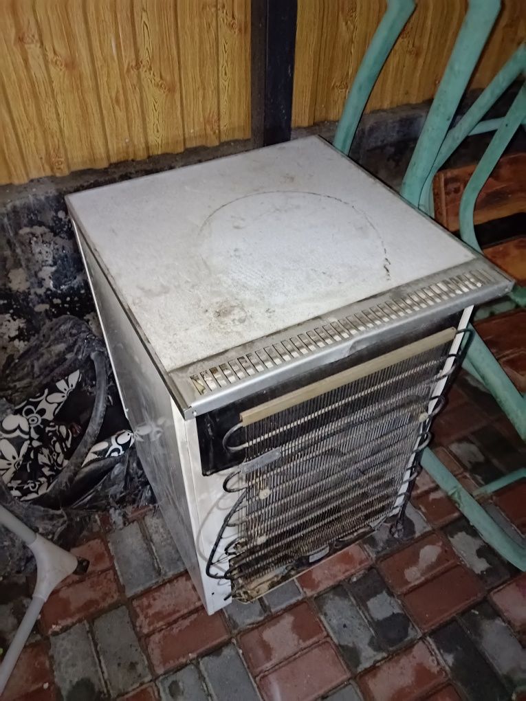 Продам морозильник бирюса