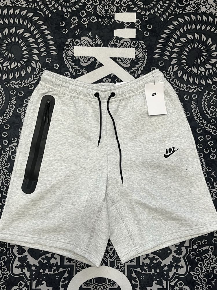 Шорты nike tech fleece