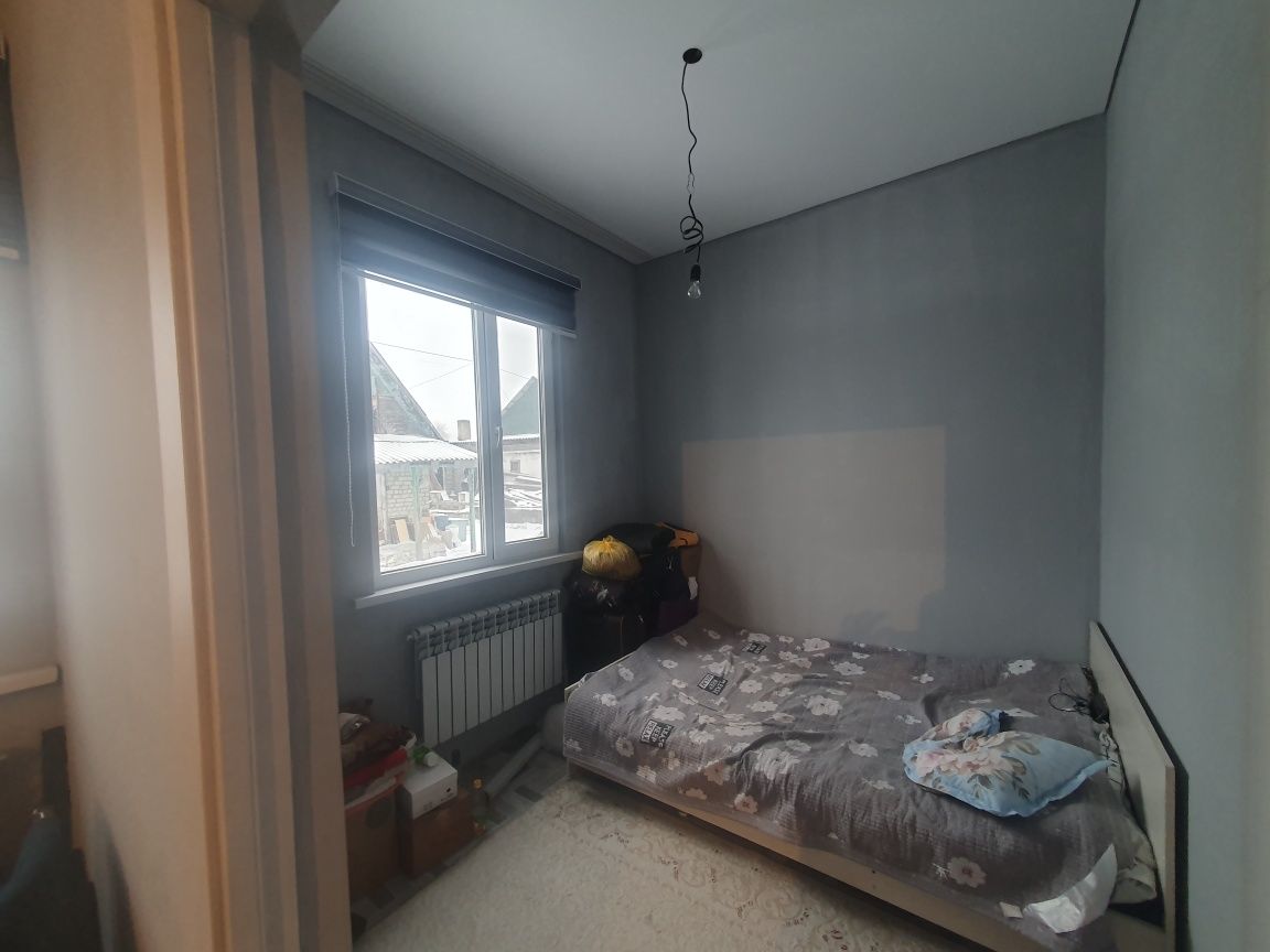 Дом в красном камне