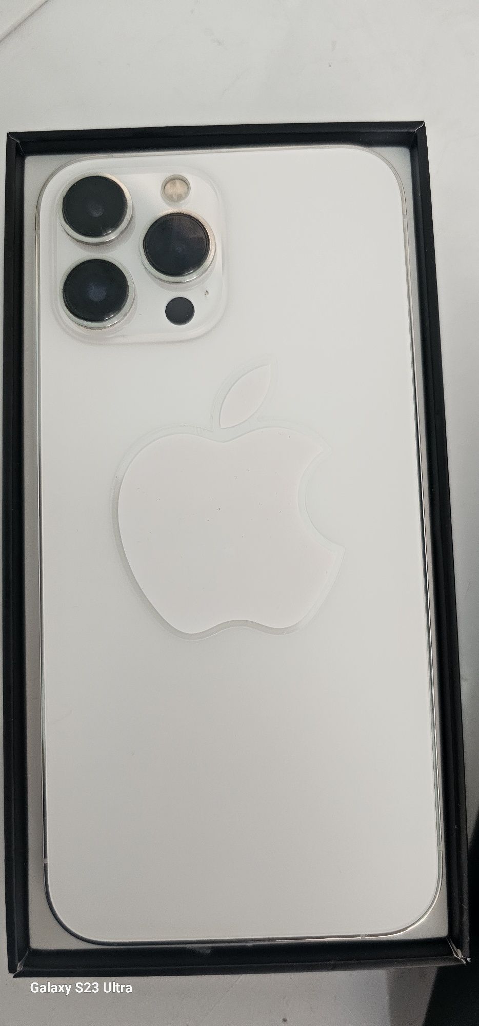 Продам IPhone 13pro max