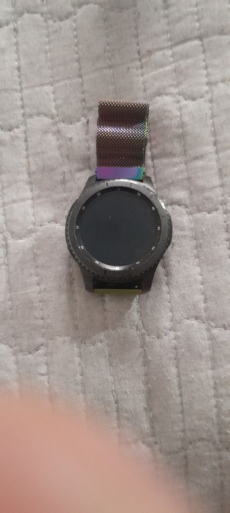 Смарт-часы Samsung Gear S3 Frontier черный