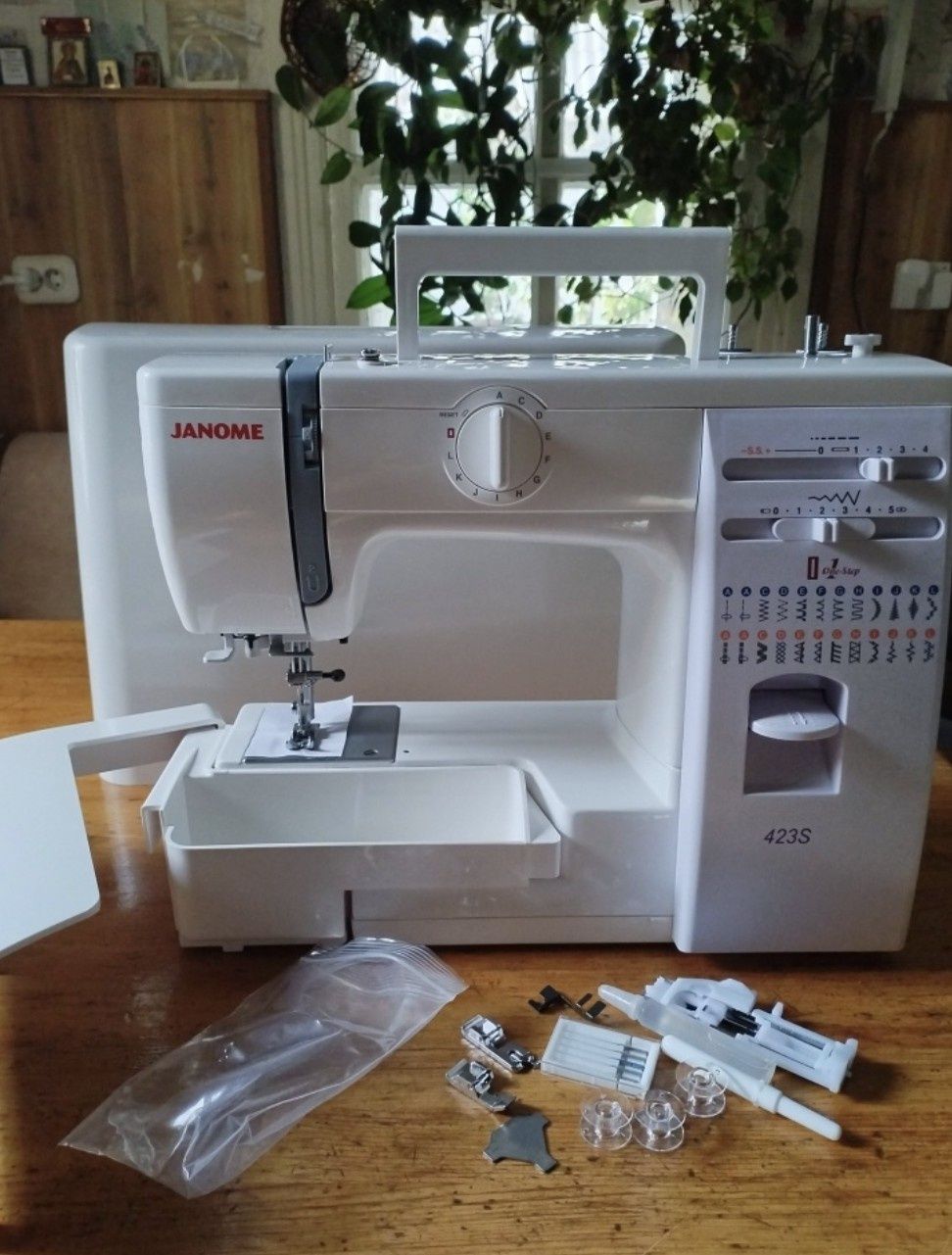 Продается швейная машина JANOME 432 S