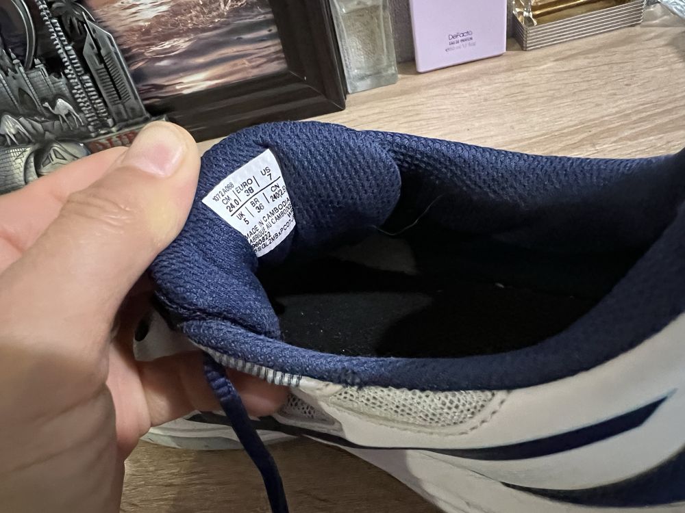 Asics кроссовки 37