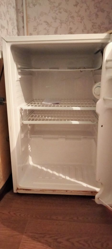 Продам холодильник на запчасти
