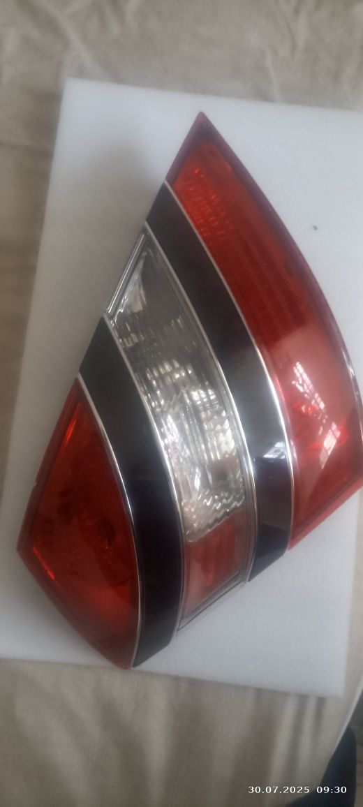 Продам задний фонарь Мерседес 221