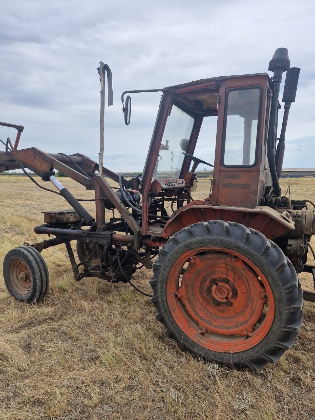 Продам рабочий трактор. Т16