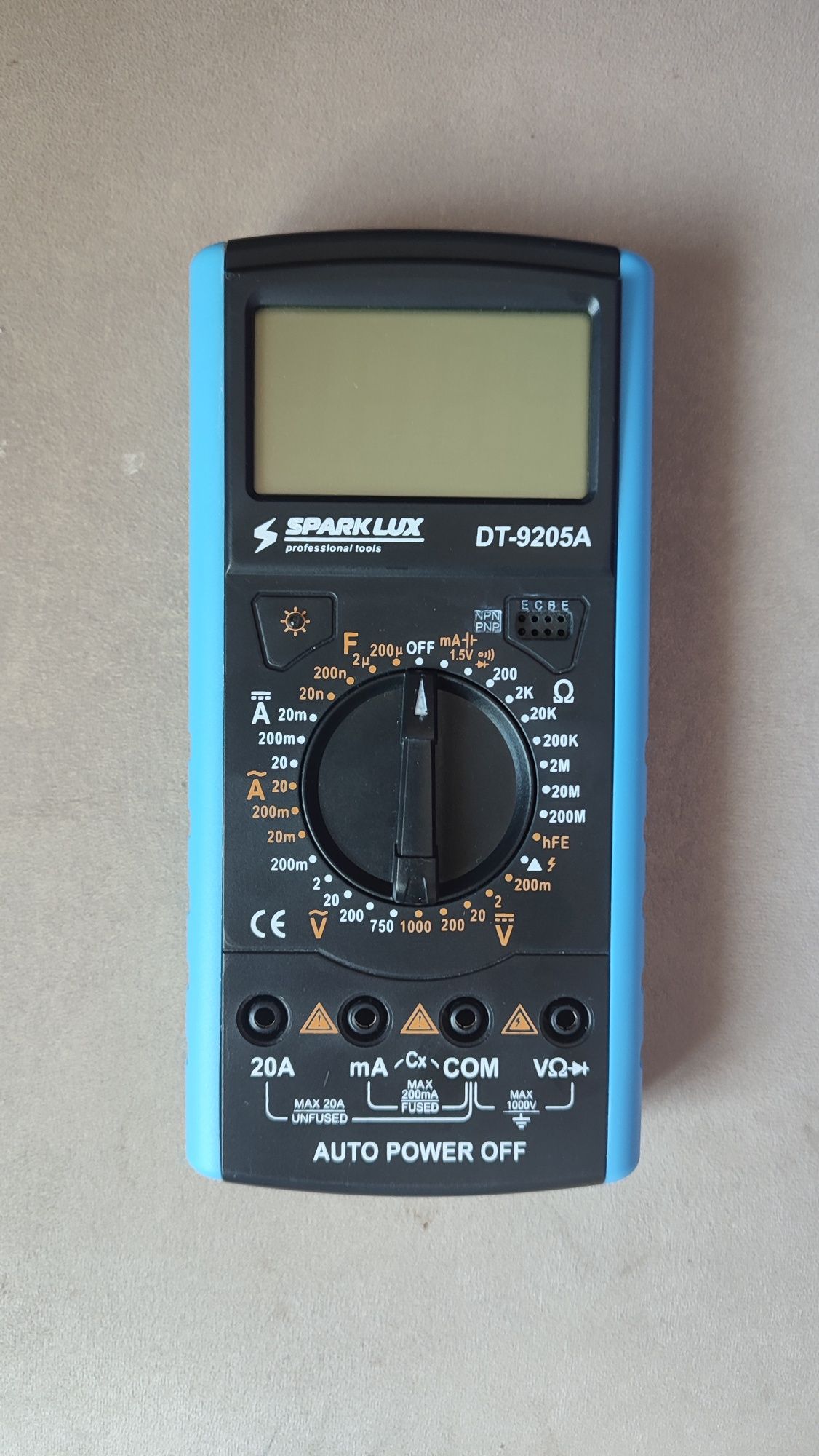 Продам мультиметр DT-9205A