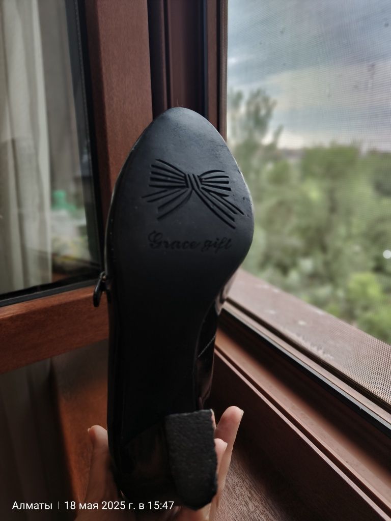 Продам туфли Basconi ( кожа)