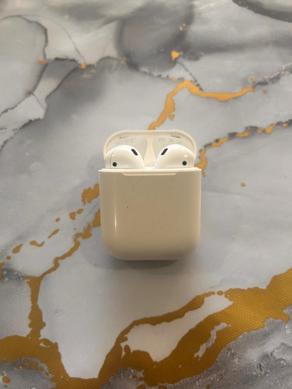 Продам airpods 2 покаления