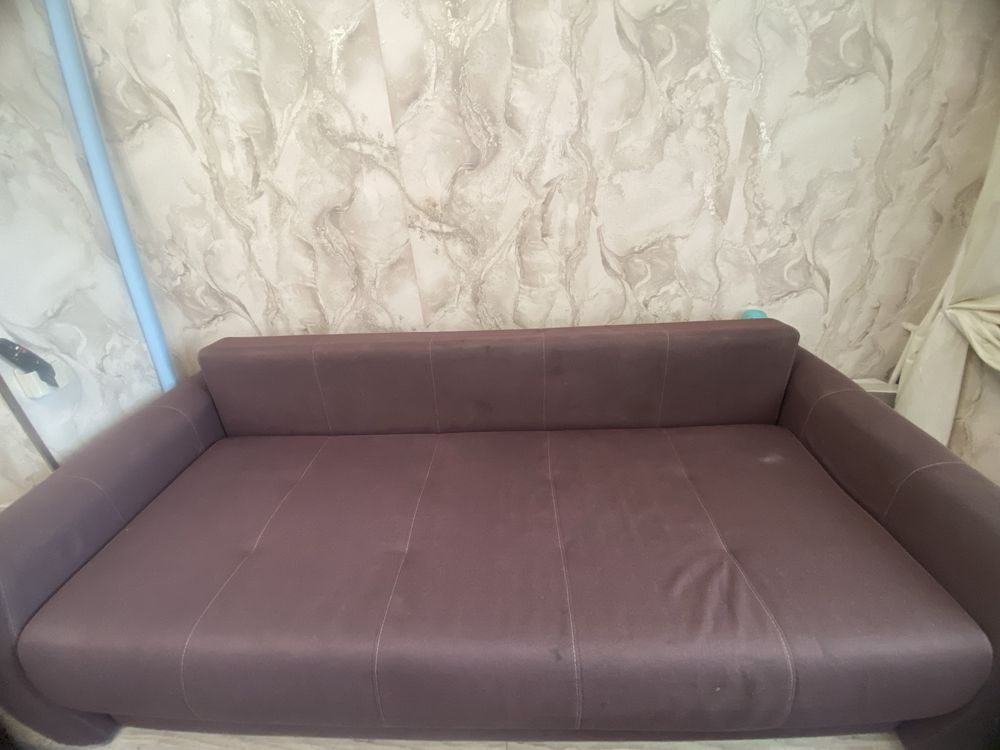 Продам диван в хорошем состояние