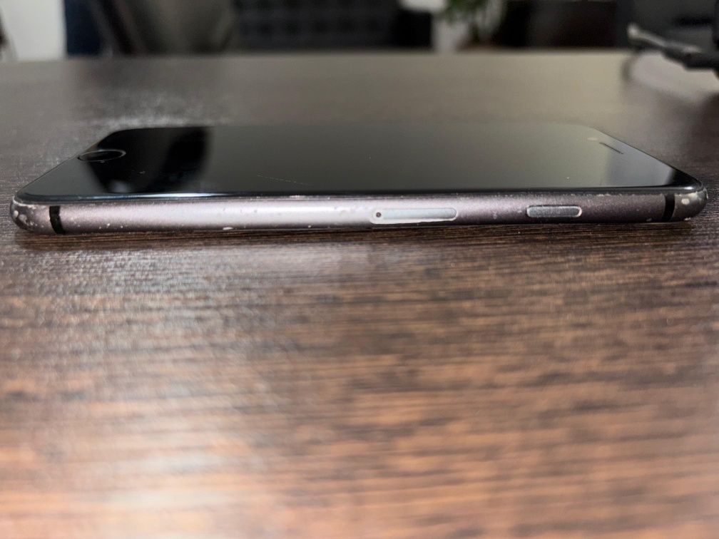 iPhone 8 с каробкой