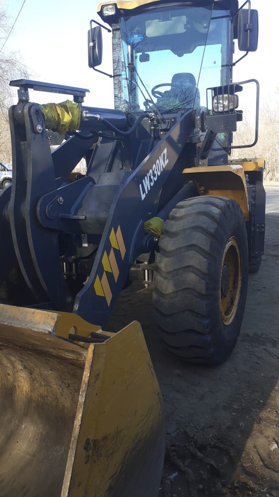 Услуги погрузчика lw330 kz