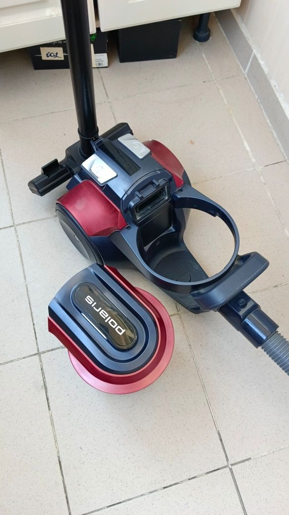 Продам пылесос Polaris PVC 2004RI