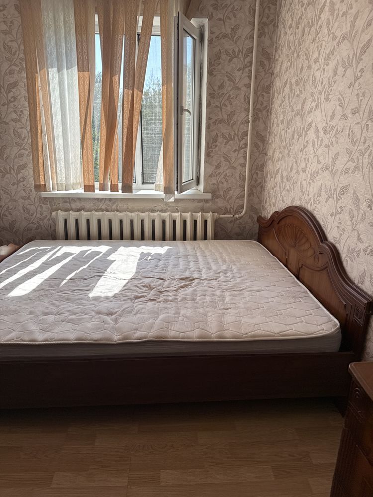 Продам спальный гарнитур