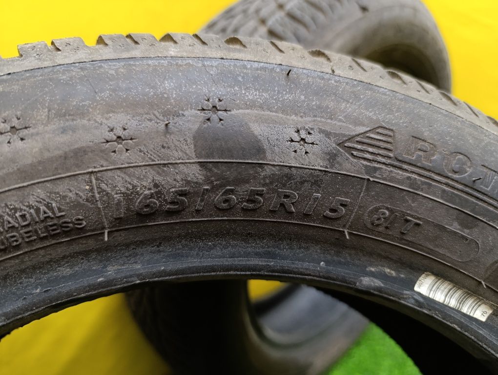 Шины 165/65 R15 Dunlop пара.