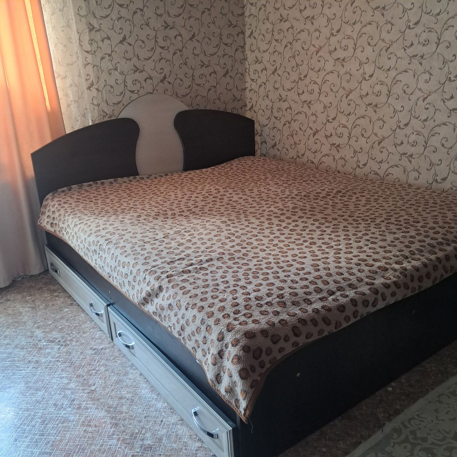 Спальный гарнитур