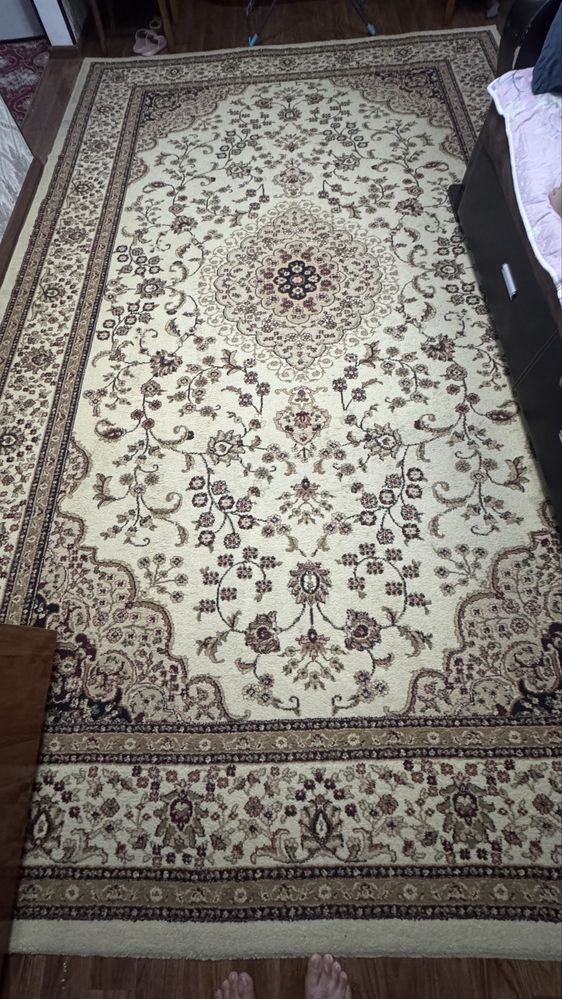 Ковер 4х2.50 м, мягкий в хорошем состоянии