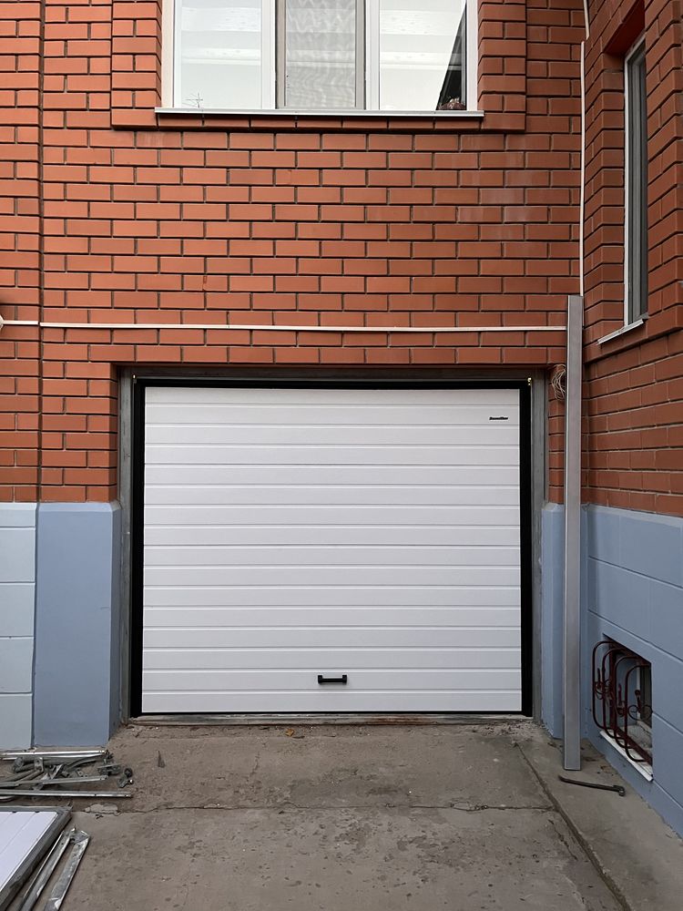 Гаражные секционные ворота Doorhan (Дорхан)