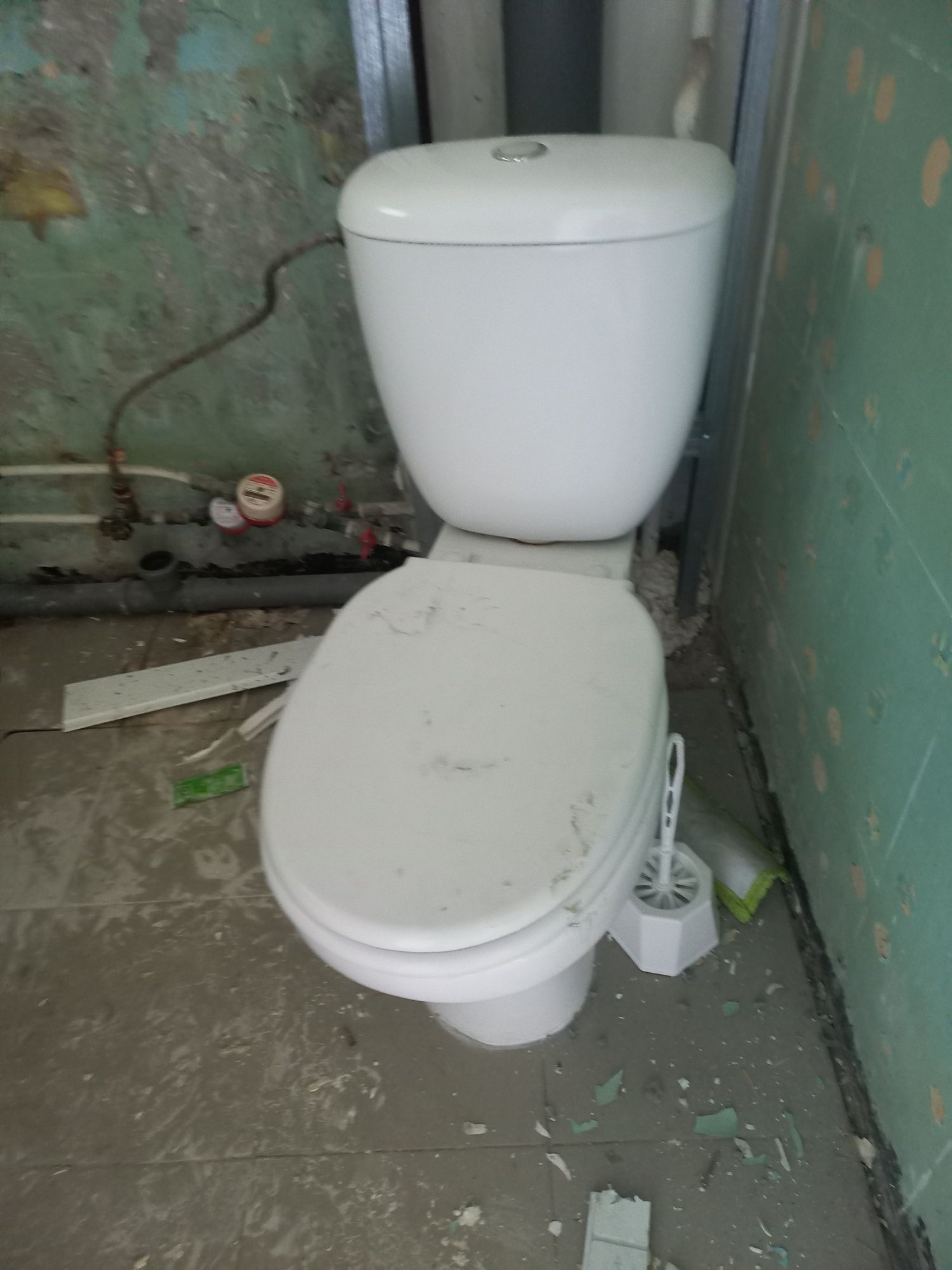 Продам раковину с ножкой