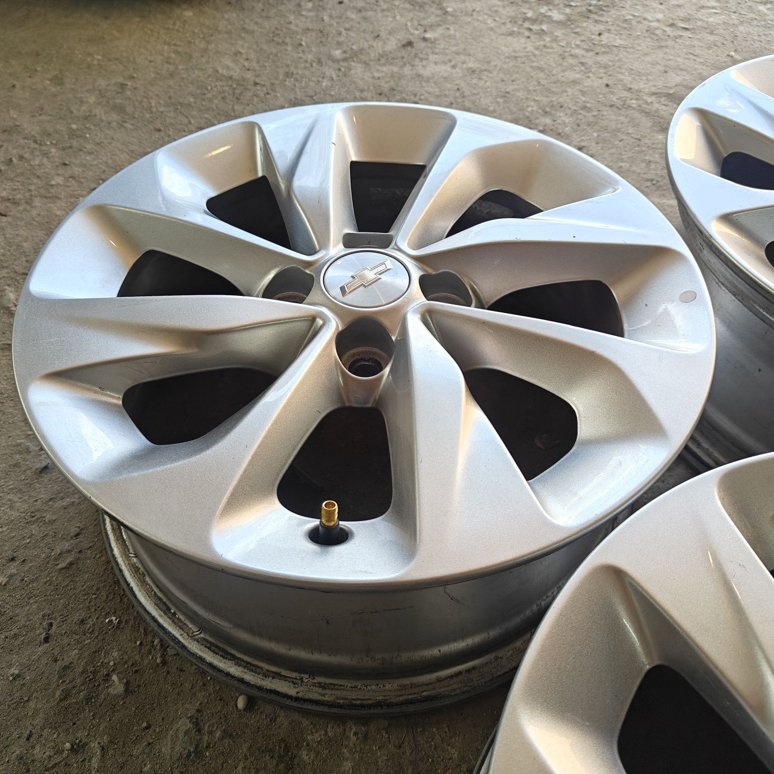 R15  PCD 4 *100 Комплект оригинальных легкосплавных дисков