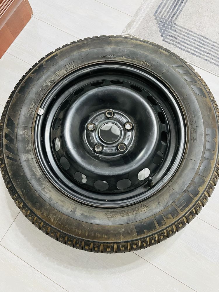 Продам Michelin одно летнее колесо в сборе 195/65/R15