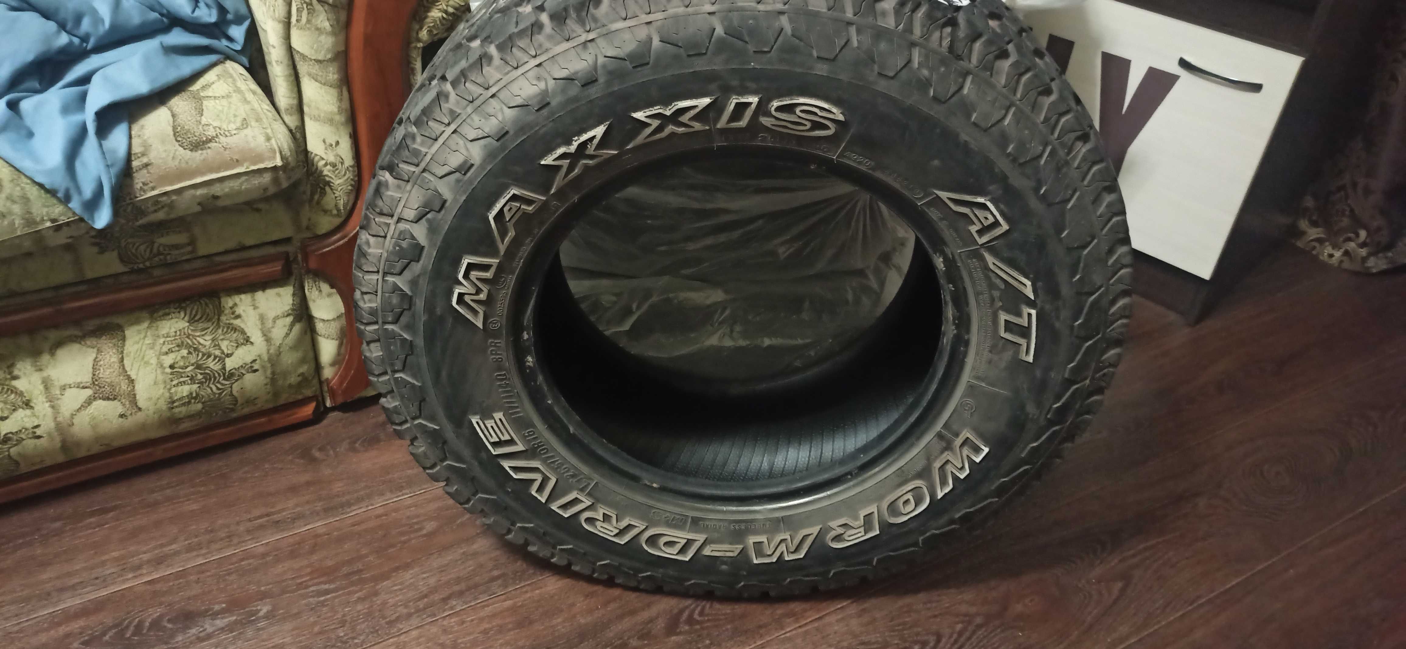 Шины MAXXIS А/Т 265/70R16 б/у 4 балона