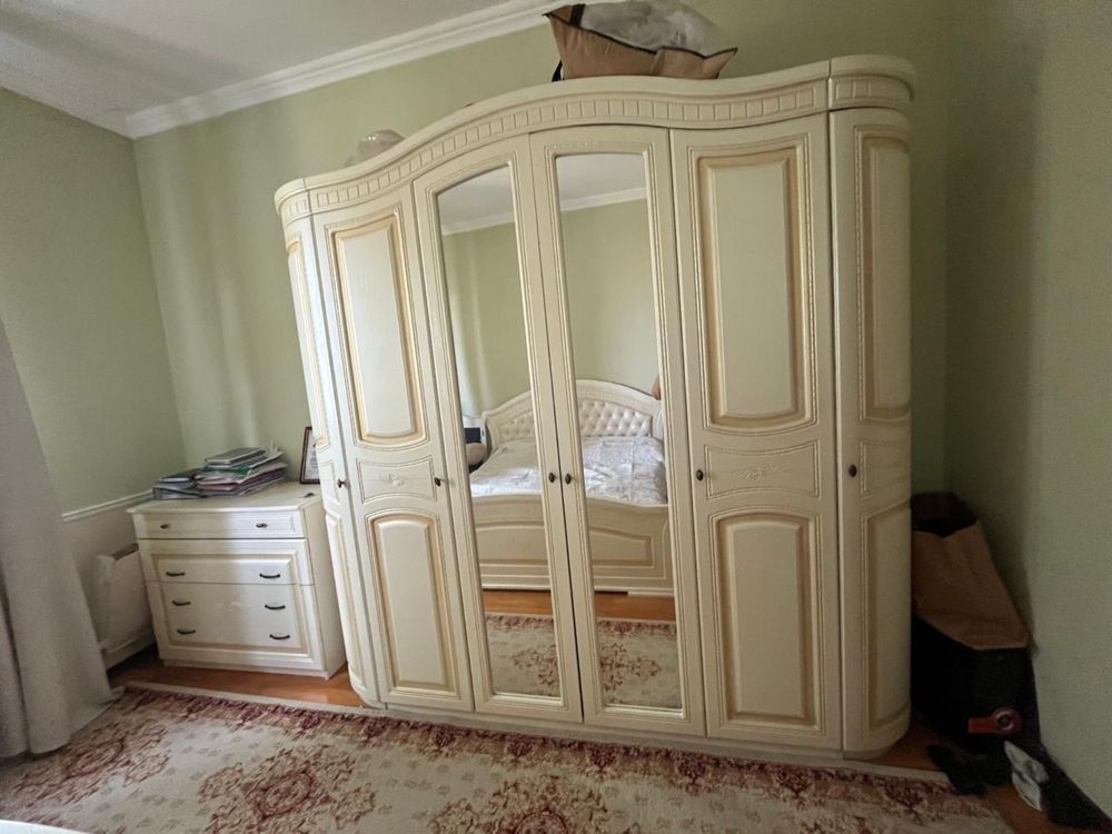 Спальный гарнитур