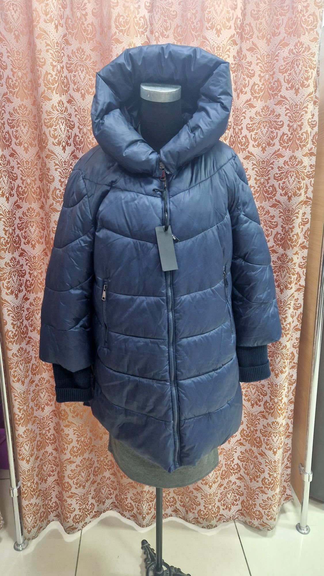 Продам женскую куртку