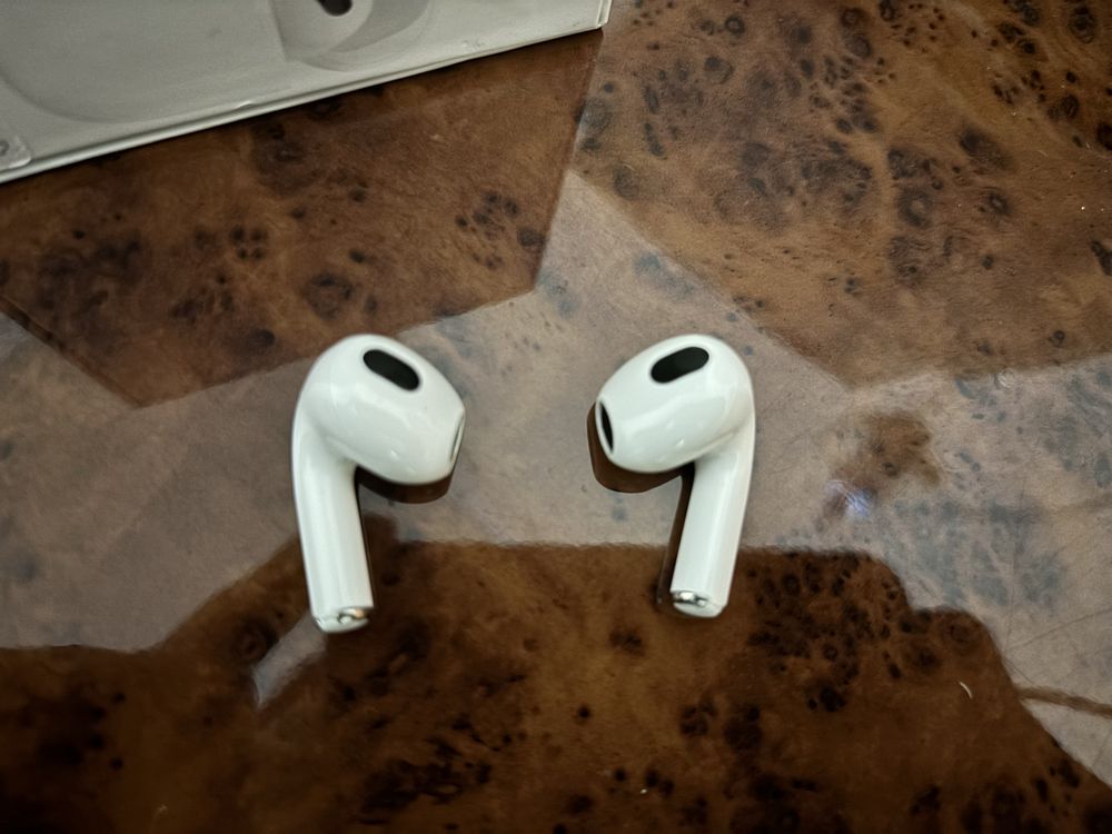 Оригинал наушник Airpods (3rd generation).
