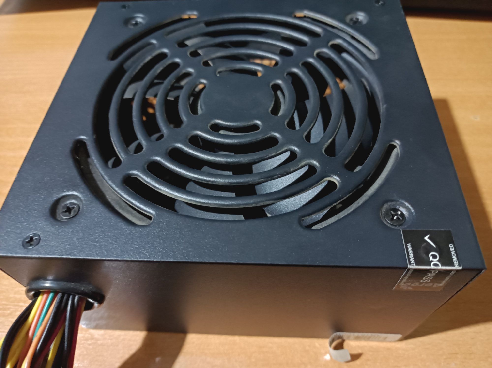 Продам Блок питания AeroCool VX PLUS 550W [VX-550 PLUS] черный