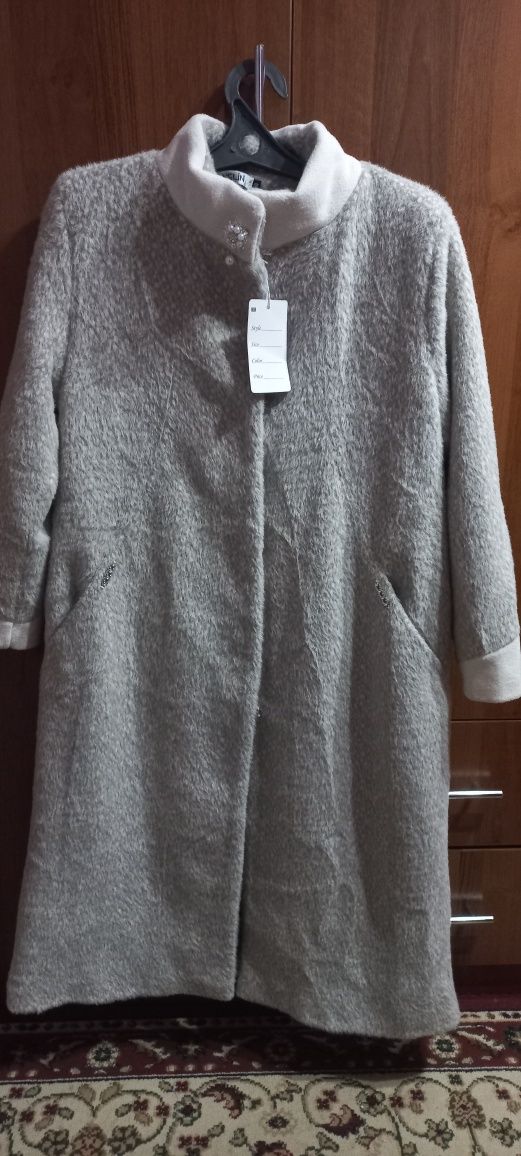 Срочно продам пальто альпака