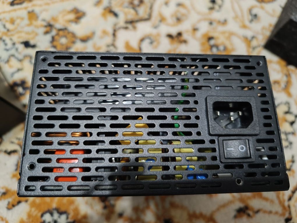 Блок питания 1200W не включается