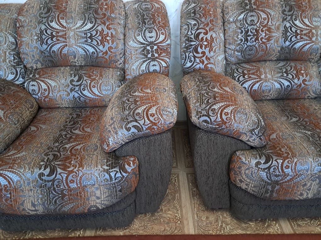 Продам угловой диван Беларусь срочно