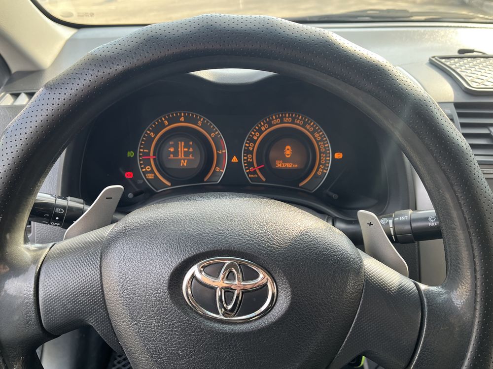 Машина Tayota Carolla