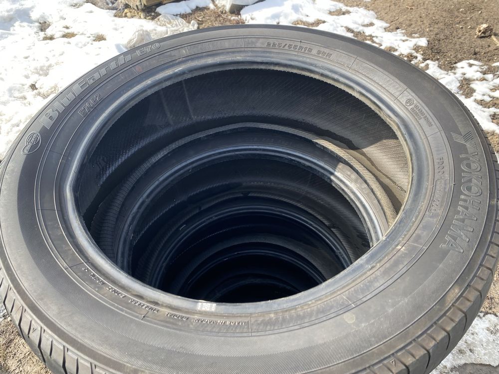 Комплект летние шины 225/55/18 225/55R18 Yokohama.
