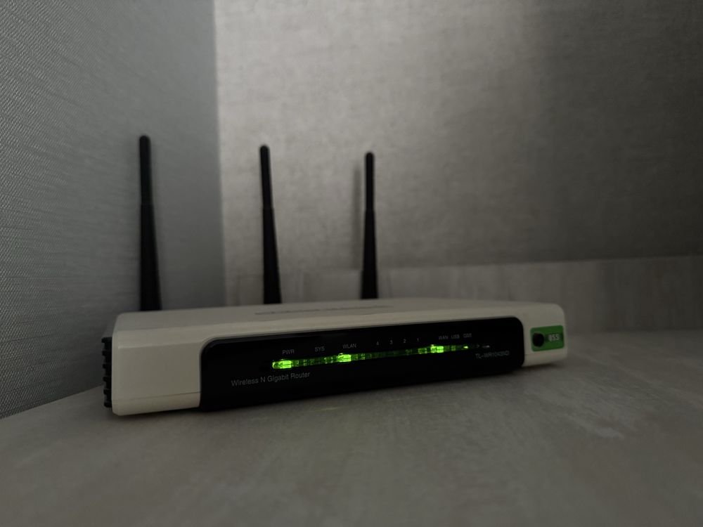 Wi-Fi роутер TP-LINK TL-WR1043ND