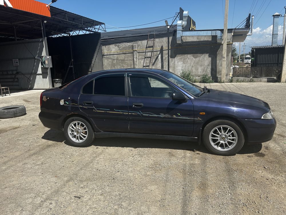 Mitsubishi Carisma