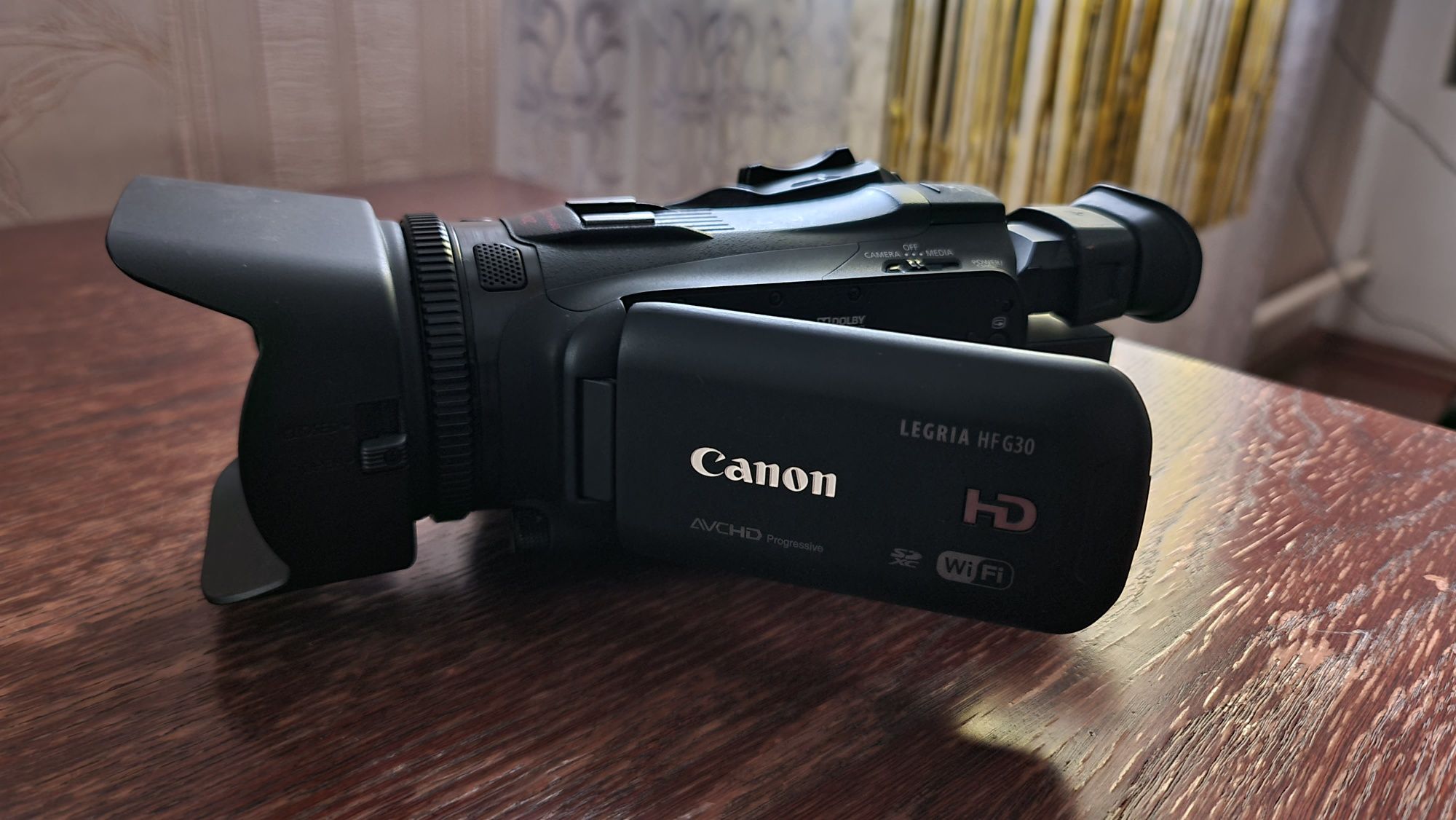 Продам видеокамеру Canon LEGRIA HF G30
Canon LEGRIA HF G30