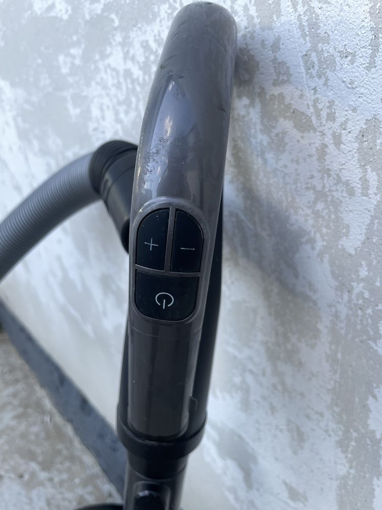 Пылесос Samsung VC15K4136HB/EV черный