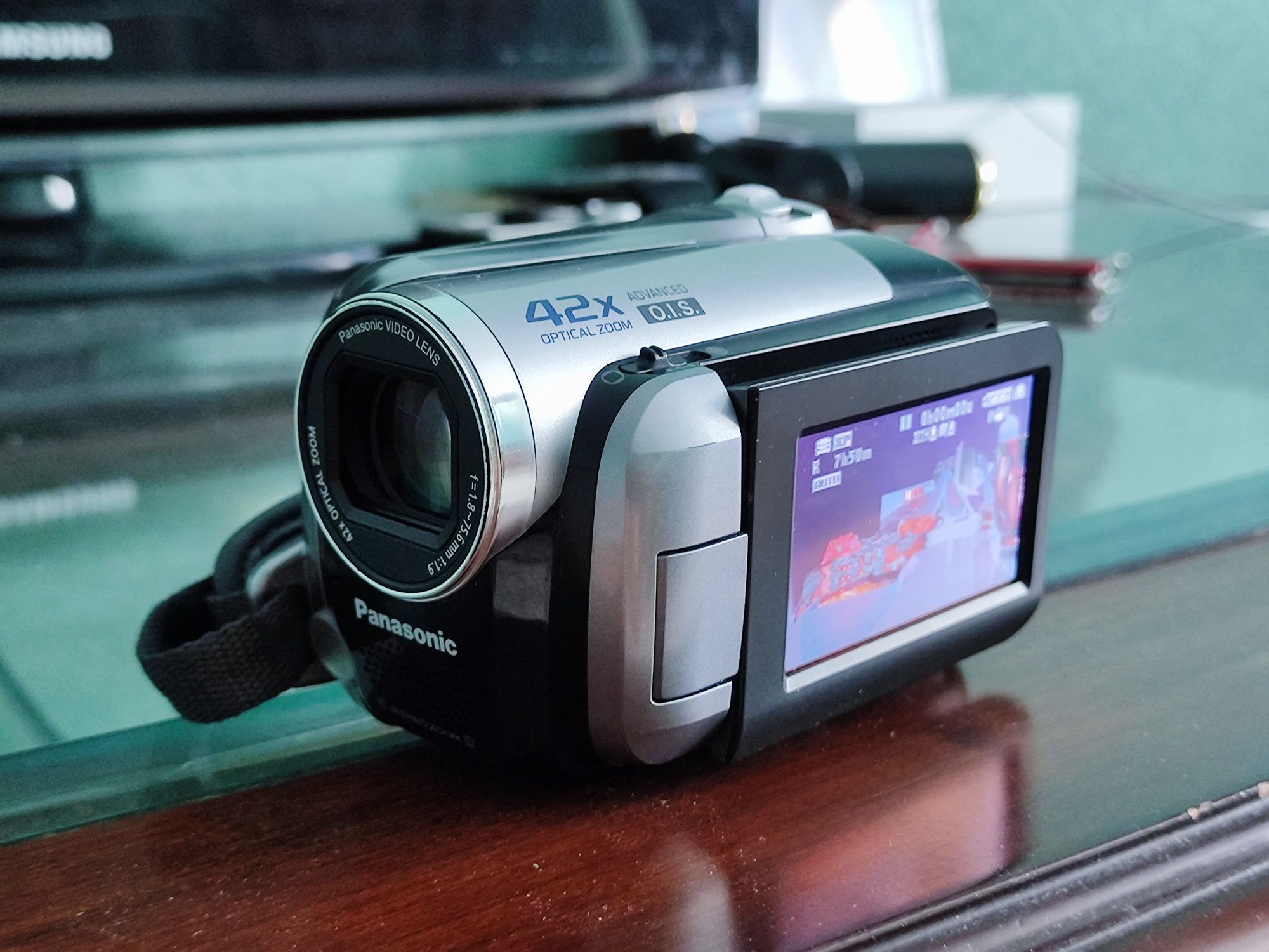 Видеокамера Panasonic SDR-H41, состояние нового
