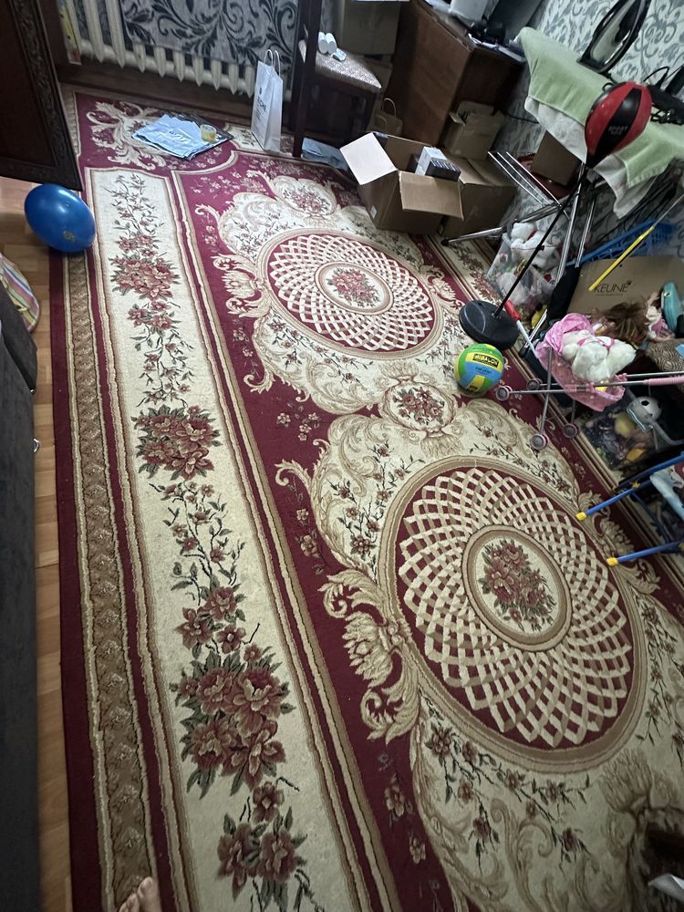 Продам ковер очень плотный для