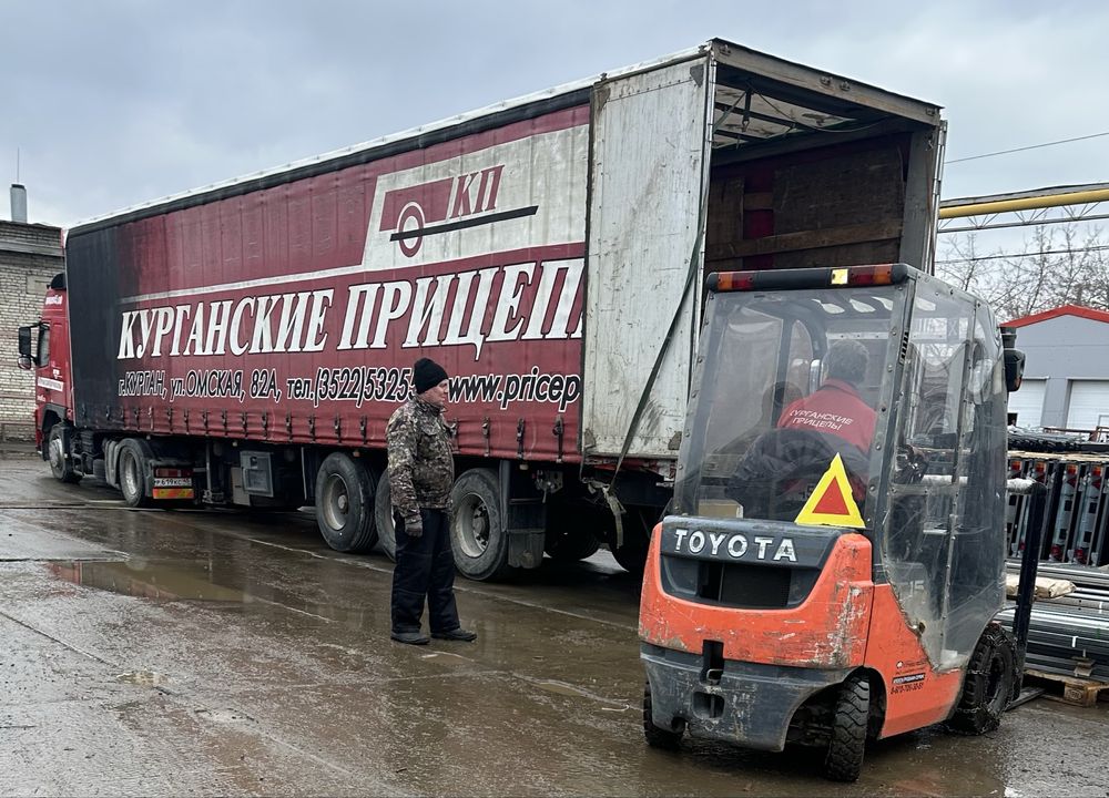 Продам прицеп новый