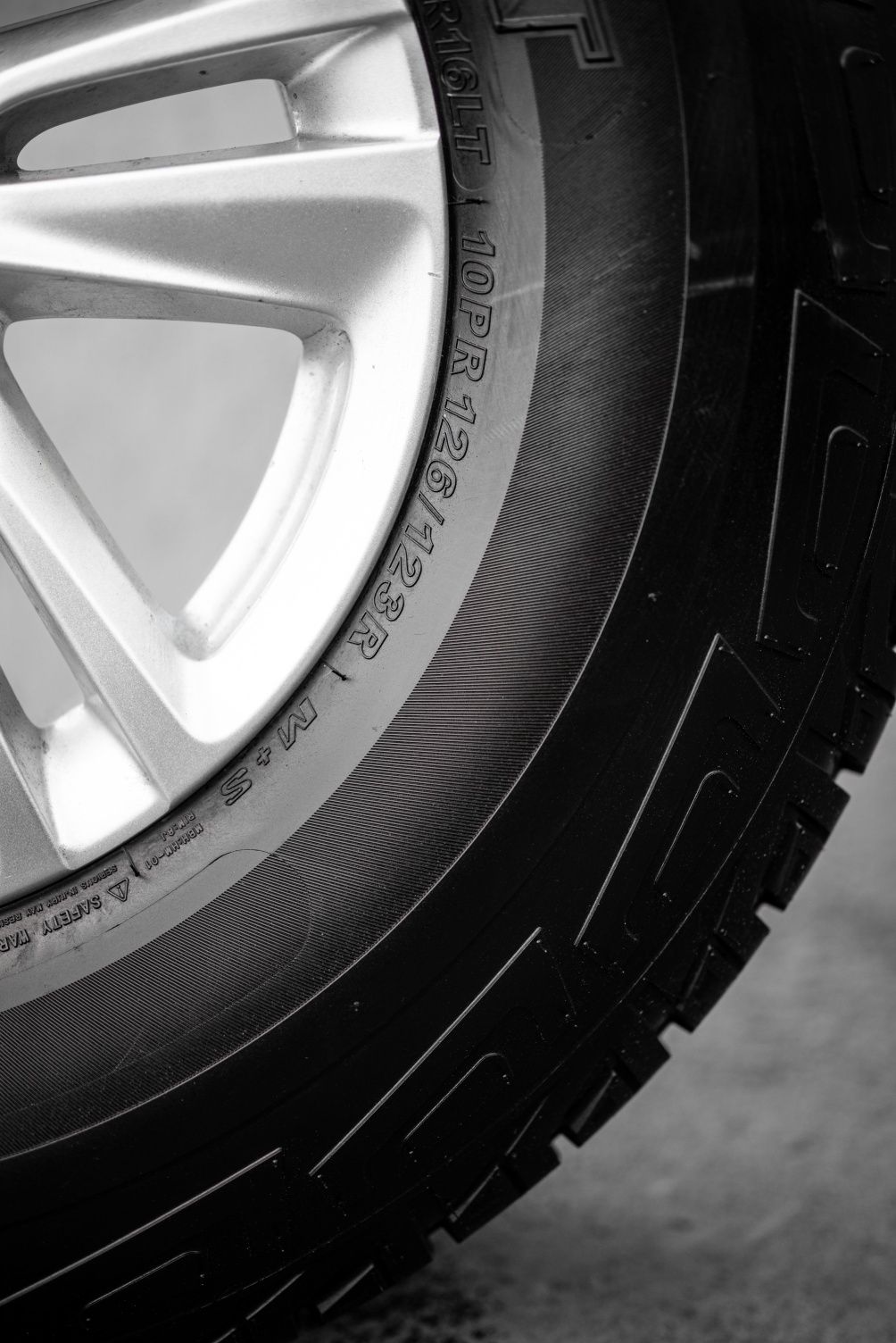 RAPID 245/75R17 LT ECOLANDER 121/118S