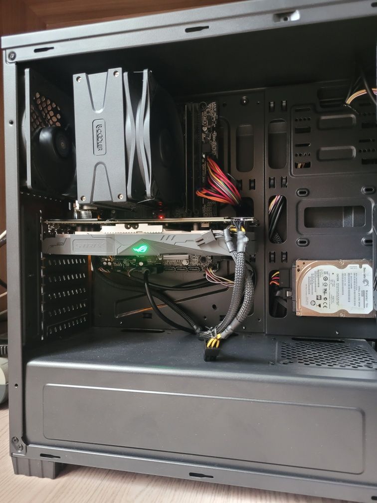 Игровой Компьютер Core i7 в хорошем состоянии.