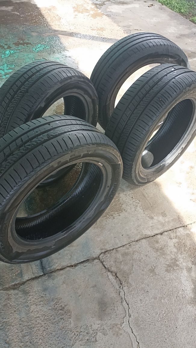 Продам авто шины хорошем состояние.