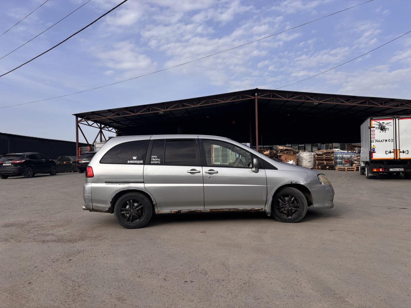 Продам либо обменяю nissan liberty