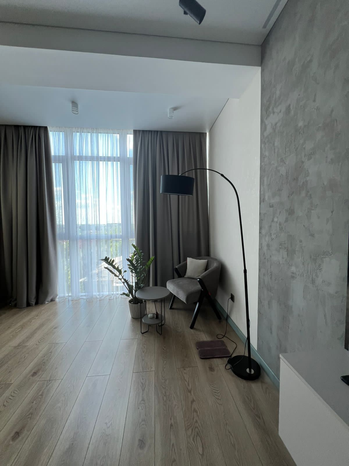 Продам шикарную 2 комн.кв. ост.Детская больница в нов.доме