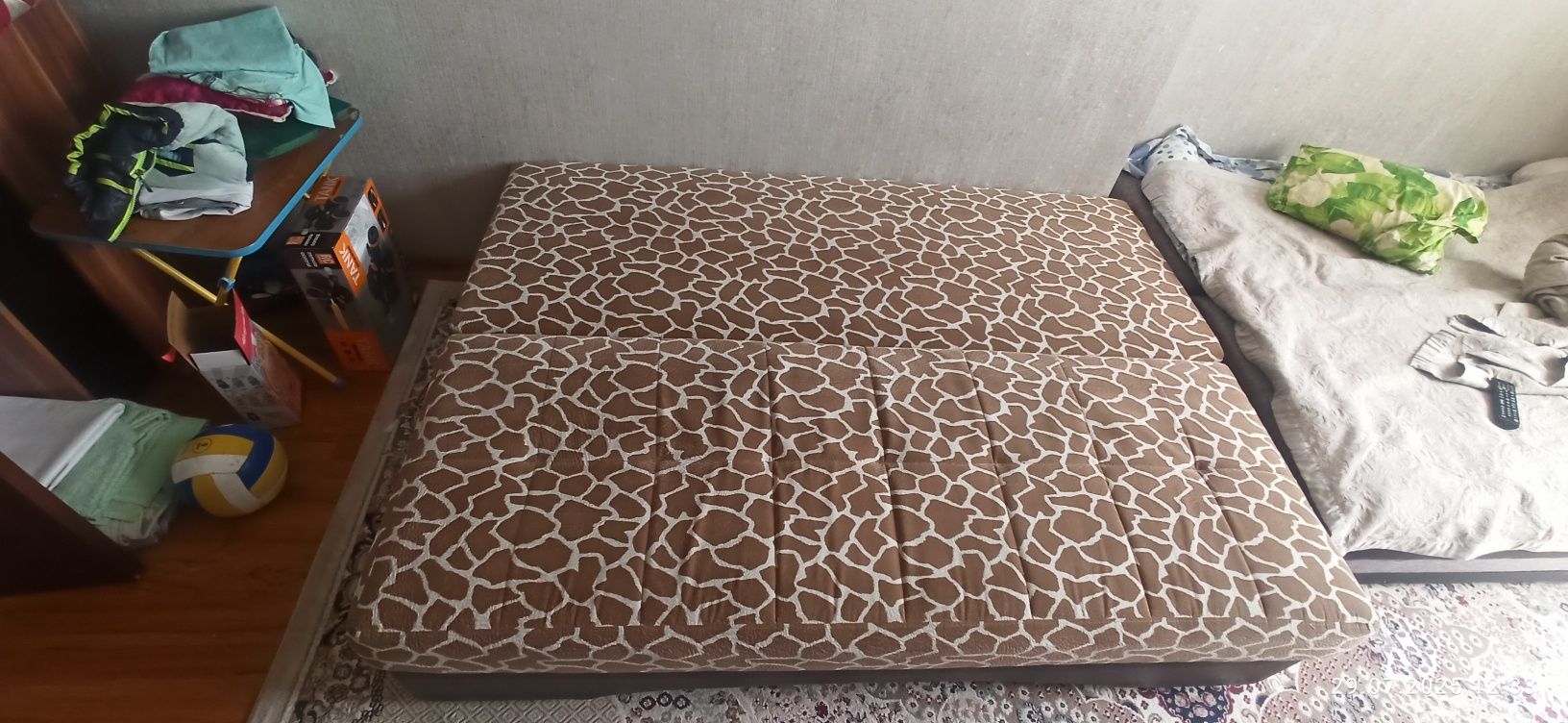 Продам диван в отлично состоянии. В связи с переездом.